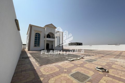 Vila u gradu Al Qusaidat, Ras Al Khaimah, UAE 6 spavaće sobe, 1365 m2 Br. 656913 - Slika 7