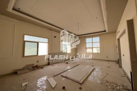 Vila u gradu Al Qusaidat, Ras Al Khaimah, UAE 6 spavaće sobe, 1365 m2 Br. 656913 - Slika 3