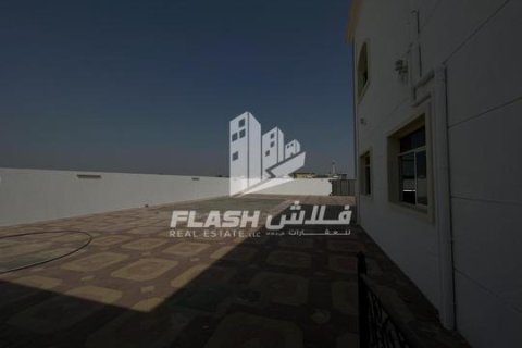 Vila u gradu Al Qusaidat, Ras Al Khaimah, UAE 6 spavaće sobe, 1365 m2 Br. 656913 - Slika 21