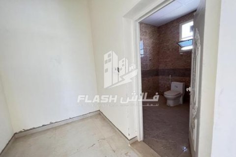 Vila u gradu Al Qusaidat, Ras Al Khaimah, UAE 6 spavaće sobe, 1365 m2 Br. 656913 - Slika 23