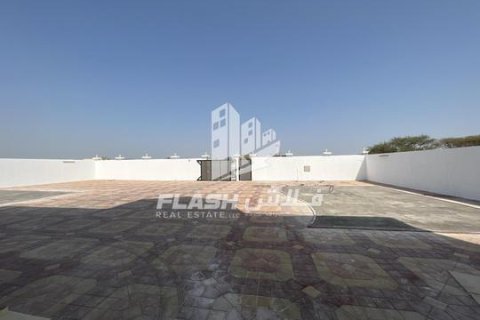 Vila u gradu Al Qusaidat, Ras Al Khaimah, UAE 6 spavaće sobe, 1365 m2 Br. 656913 - Slika 6