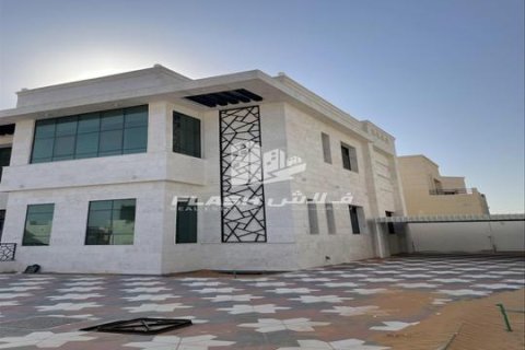 Villa te koop in Al Dhait, Ras Al Khaimah, VAE 5 slaapkamers, 929 vr.m., nr 656914 - foto 3