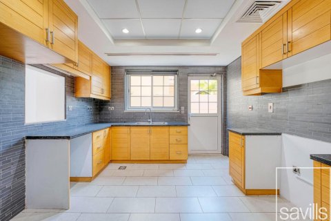 Вилла Jumeirah Park, Дубай, БАӘ-да 4 жатын бөлмелер, 1075 м² № 635426 - фото 5