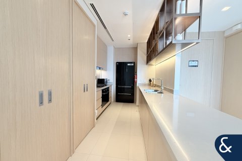 דירה להשכרה ב Downtown Dubai (Downtown Burj Dubai), Dubai, איחוד האמירויות  3 חדרי שינה, 157 מ"ר, מספר 668050 - תמונה 11
