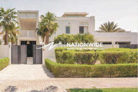 Pozemok v Abu Dhabi, SAE 604 m2 č. 656943 - Fotografia 14