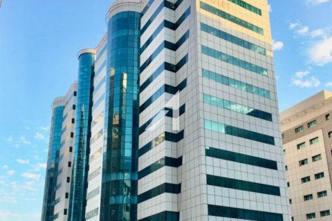 Ufficio in affitto a Dubai, EAU 91.8 mq. № 634350 - foto 1