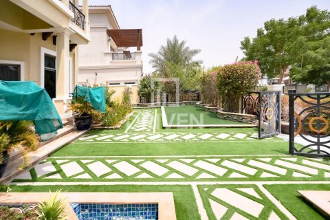 Vila u The Villa, Dubai, UAE 5 spavaćih soba, 833 m2 Br. 654152 - fotografija 26