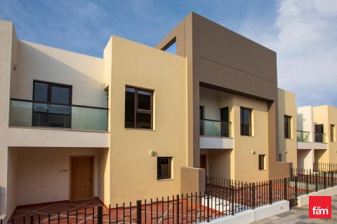 Таунхаус в International City, Дубай, ОАЭ 3 спальни, 221.5м2 № 710737