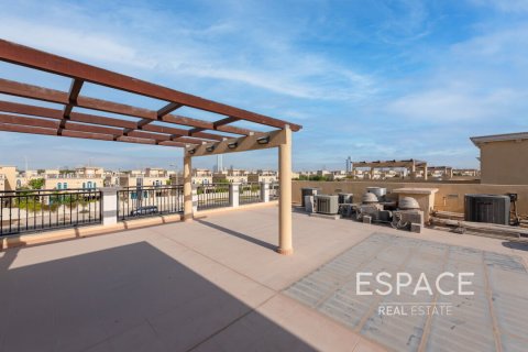 Vila di Jumeirah Park, Dubai, UAE 4 bilik tidur, 455 meter persegi № 661148 - foto 11