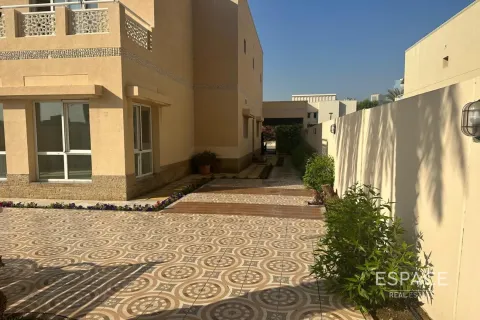 Willa do wynajęcia w Meadows, Dubai, ZEA 6 sypialnie, 457 mkw., nr 661152 - zdjęcie 3