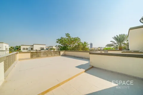 Vilë në Jumeirah Park, Dubai, Emiratet e Bashkuara Arabe 3 dhoma gjumi, 337 m2. № 661153 - Foto 17