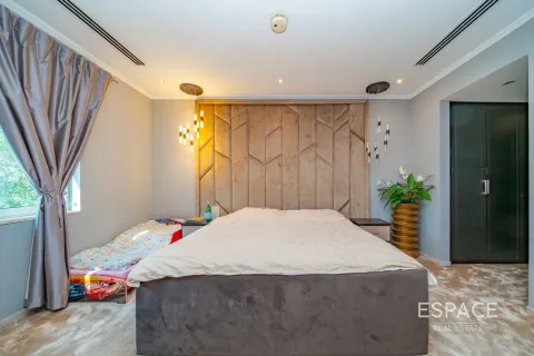 Vilë në Jumeirah Park, Dubai, Emiratet e Bashkuara Arabe 3 dhoma gjumi, 337 m2. № 661153 - Foto 13