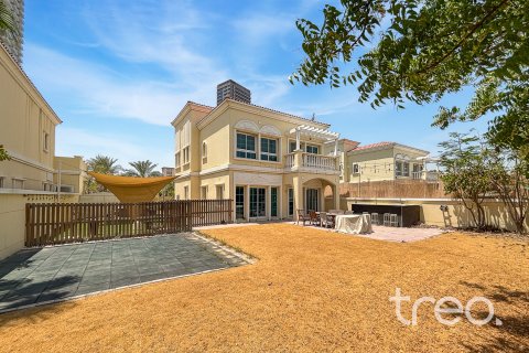 Villa Jumeirah Village Triangle, Dubaijā, AAE 2 istabas, 250 m2 Nr. 733170 - attēls 2