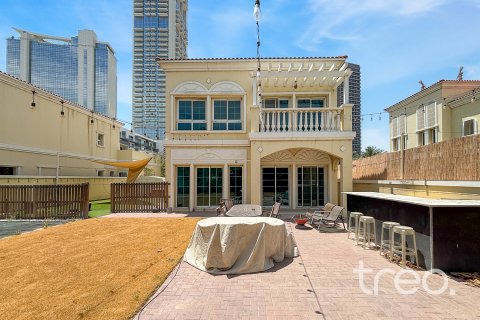 Villa à Jumeirah Village Triangle, Dubai, EAU: 2 chambres, 250 m2 № 733170