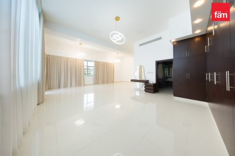 Vilë në Al Barsha, Dubai, Emiratet e Bashkuara Arabe 5 dhoma gjumi, 979.2 m2. № 726646 - Foto 13
