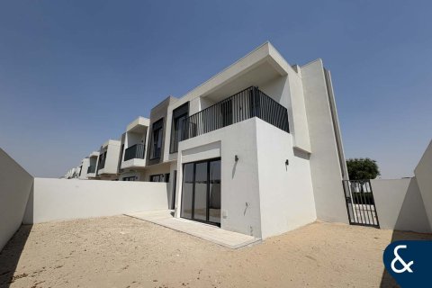 Villa til salgs i Dubai South (Dubai World Central), Dubai, Emiratene 4 soverom, 210 kvm Nr. 666442 - Foto 2