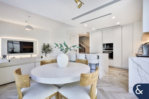 Villa Dubai Land, Dubaijā, AAE 4 istabas, 216 m2 Nr. 666439 - attēls 1