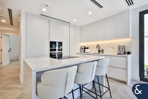 Villa Dubai Land, Dubaijā, AAE 4 istabas, 216 m2 Nr. 666439 - attēls 2