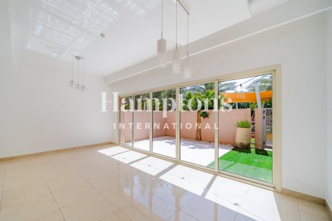 Kuća u nizu u gradu Jumeirah Golf Estates, Dubai, UAE 2 spavaće sobe, 134.39905398 m2 Br. 701850 - Slika 8