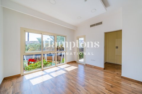 Kuća u nizu u gradu Jumeirah Golf Estates, Dubai, UAE 2 spavaće sobe, 134.39905398 m2 Br. 701850 - Slika 13