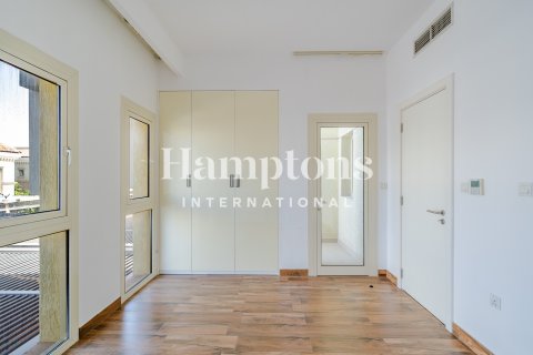 Kuća u nizu u gradu Jumeirah Golf Estates, Dubai, UAE 2 spavaće sobe, 134.399 m2 Br. 701850