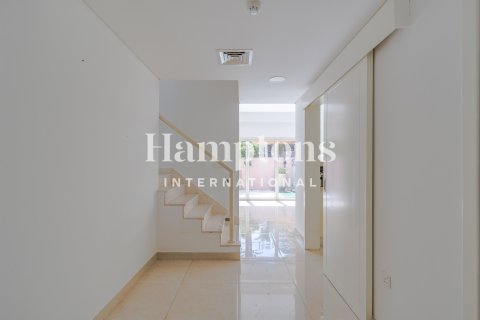 Kuća u nizu u gradu Jumeirah Golf Estates, Dubai, UAE 2 spavaće sobe, 134.39905398 m2 Br. 701850 - Slika 11