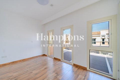 Kuća u nizu u gradu Jumeirah Golf Estates, Dubai, UAE 2 spavaće sobe, 134.39905398 m2 Br. 701850 - Slika 14