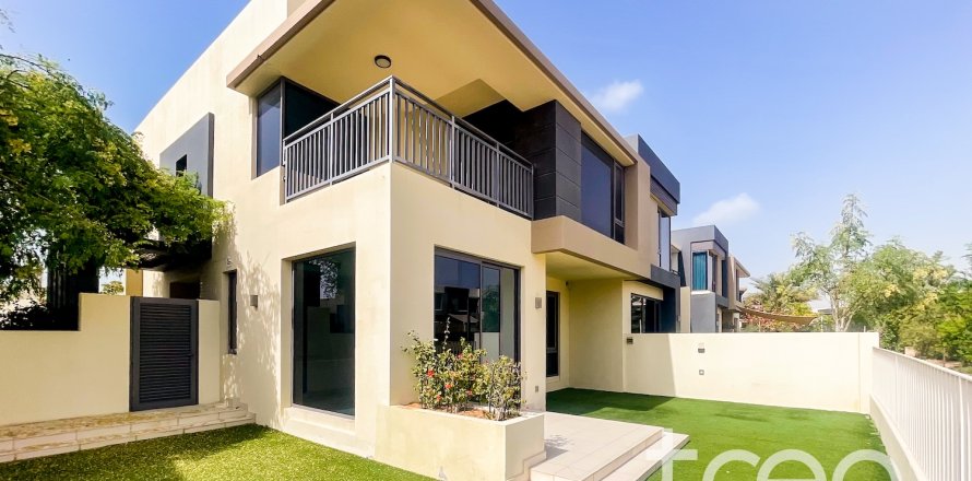 Stadthaus in Dubai Hills Estate, Dubai, VAE: 5 Schlafzimmer, 254.09 m2 Nr. 733548