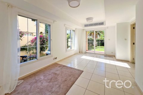 Villa para arrendamento em The Springs, Dubai, EAU 2 quartos, 270.25 m2 № 739353 - foto 2
