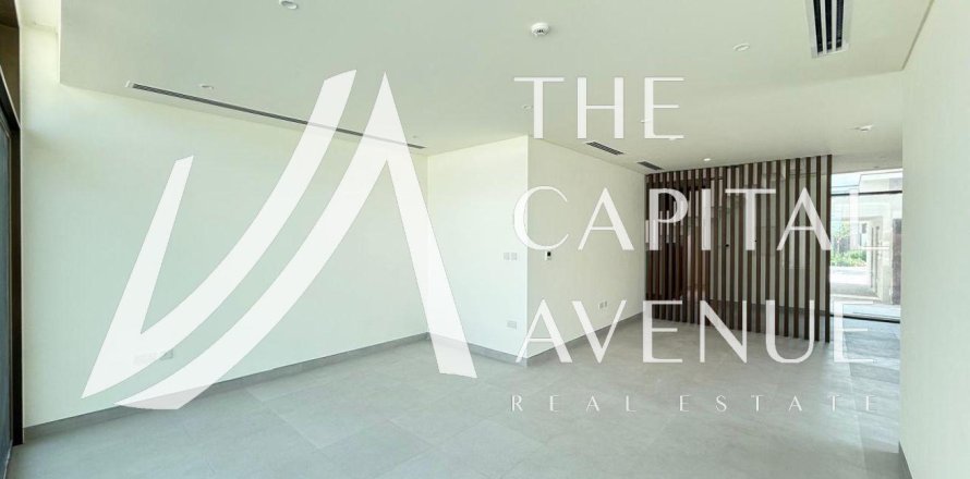 Villa a Abu Dhabi, EAU 4 camere da letto, 538 mq. № 652778