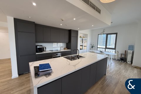 Зняти в оренду квартиру в Даунтаун Дубай (Даунтаун Бурдж Дубай), ОАЕ 3 спальні, 195м2, № 698522 - фото 4