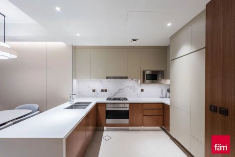 Apartemen di Dubai, UEA 2 kamar tidur, 124 m2 nomor 695034 - foto 21