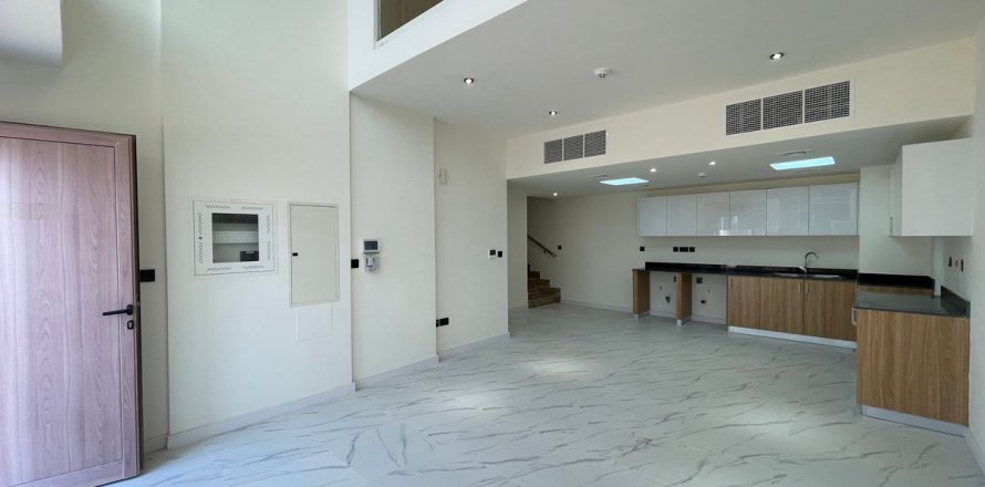 Villa in Dubai, UAE 3 bedrooms, 105.7 sq.m. № 635765