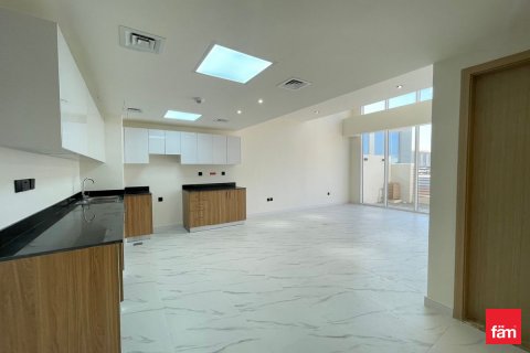 Villa in Dubai, UAE 3 bedrooms, 105.7 sq.m. № 635765 - photo 3