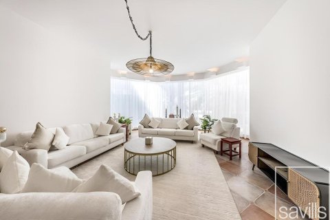 Villa til leie i Umm Suqeim, Dubai, Emiratene 5 soverom, 3716.03 kvm Nr. 747897 - Foto 1