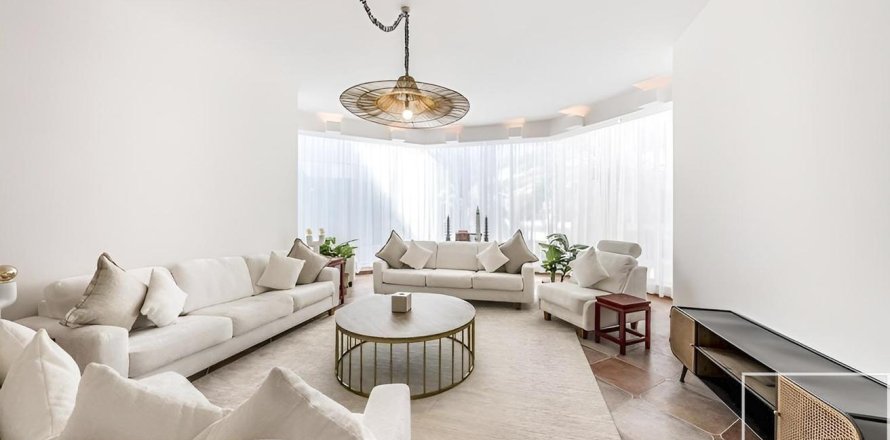 Villa i Umm Suqeim, Dubai, Emiratene 5 soverom, 3716.03 kvm nr. 747897