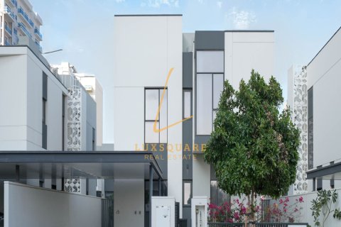 Villa sa Al Furjan, Dubai, UAE 4 silid-tulugan, 548 sq.m. № 720044 - larawan 16