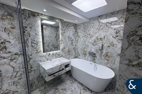 Зняти в оренду квартиру в Даунтаун Дубай (Даунтаун Бурдж Дубай), ОАЕ 2 спальні, 115м2, № 685357 - фото 18