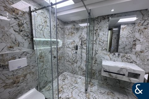 Зняти в оренду квартиру в Даунтаун Дубай (Даунтаун Бурдж Дубай), ОАЕ 2 спальні, 115м2, № 685357 - фото 19