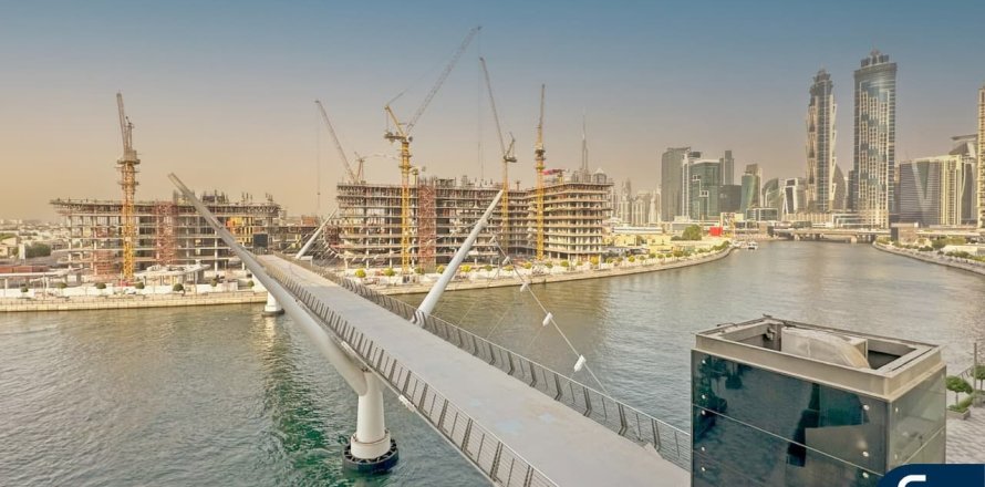 Dzīvoklis CANAL FRONT RESIDENCES Al Safa, Dubaijā, AAE 3 istabas, 195 m2 Nr. 685369