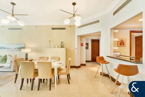 Apartment in GOLDEN MILE in Palm Jumeirah, Dubai, UAE 2 bedrooms, 166 sq.m. № 685355 - photo 6