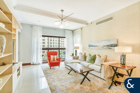 Apartment in GOLDEN MILE in Palm Jumeirah, Dubai, UAE 2 bedrooms, 166 sq.m. № 685355 - photo 13