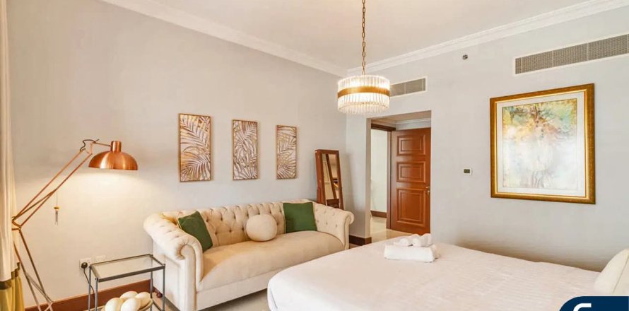 Apartment in GOLDEN MILE in Palm Jumeirah, Dubai, UAE 2 bedrooms, 166 sq.m. № 685355