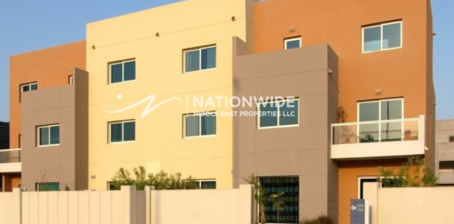 Villa à Abu Dhabi, EAU: 3 chambres, 174 m2 № 669358