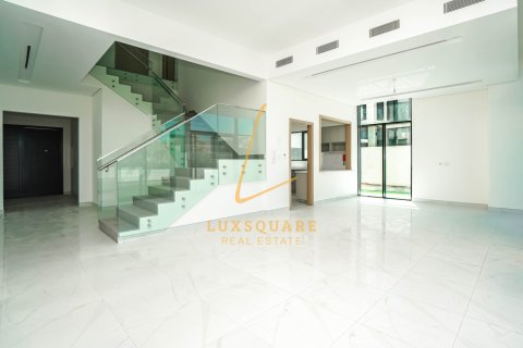 Vilë në Al Furjan, Dubai, Emiratet e Bashkuara Arabe 5 dhoma gjumi, 570 m2. № 669360 - Foto 9