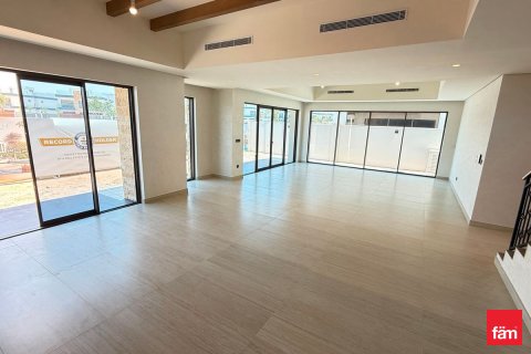 Vila u gradu Dubai, UAE 6 spavaće sobe, 462.6 m2 Br. 758372 - Slika 3