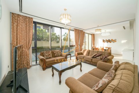 Βίλα σε Dubai Hills Estate, Dubai, ΗΑΕ 5 υπνοδωμάτια, 456 τ.μ. Αρ. 658795 - φωτογραφία 2