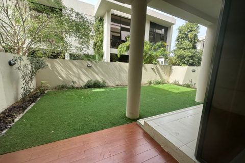 Villa en venta en DAMAC Hills (Akoya by DAMAC), Dubai, EAU 3 dormitorios, 255 m2 № 658740 - foto 1