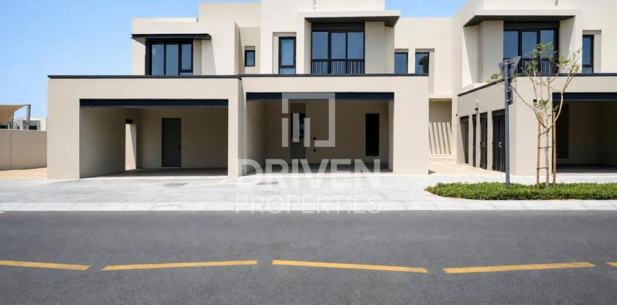 Jebel Ali, Dubai, UAE의 타운하우스 침실 3개, 240.53제곱미터 번호 765526