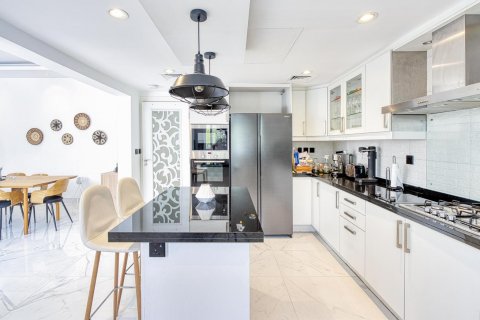 Vila di Meadows, Dubai, UEA 3 kamar tidur, 518 m2 nomor 638021 - foto 14